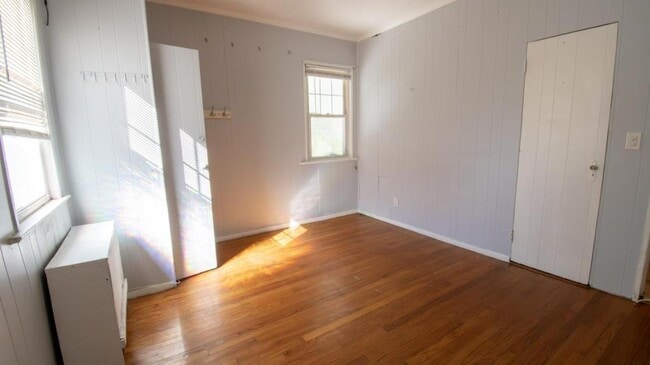 Building Photo - 840 W Seaman Ave