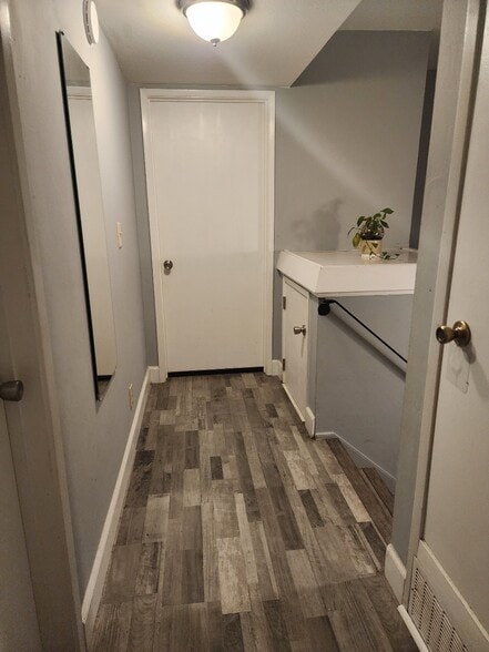 Upstairs Passageway - 3405 Norton Way