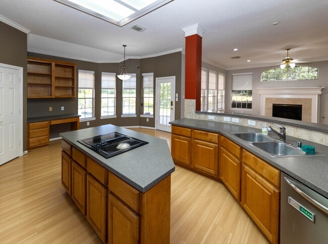 Building Photo - 2435 Thorndon Park Ct