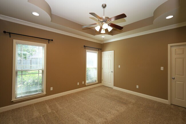 Building Photo - 4634 Amelia Cir