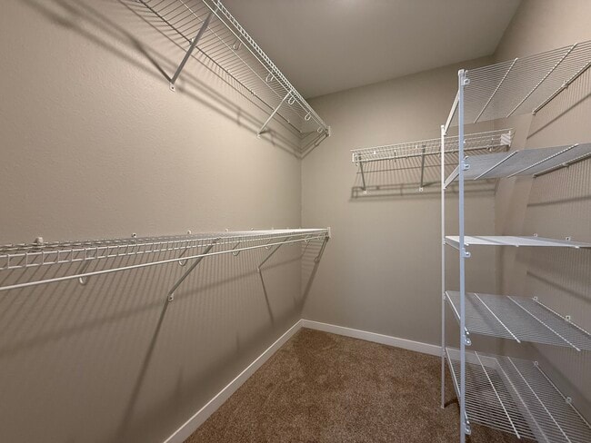 Building Photo - 1318 N Dodge St Ct