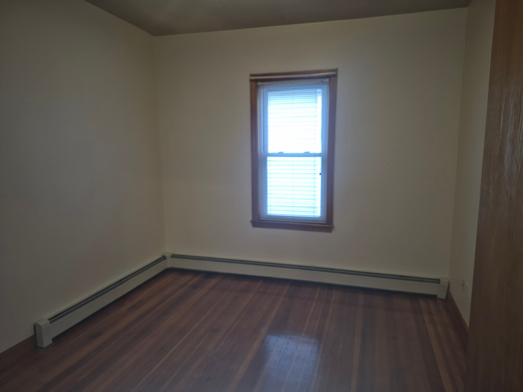 Building Photo - 105 3rd St
