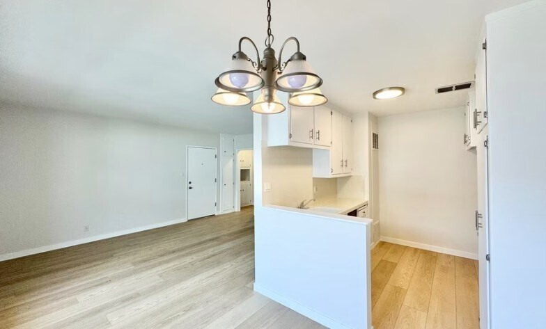 Building Photo - 1017 5th St