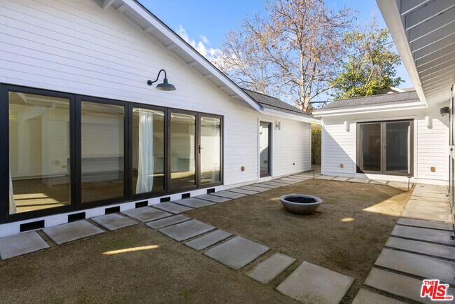 Building Photo - 4525 Melbourne Ave