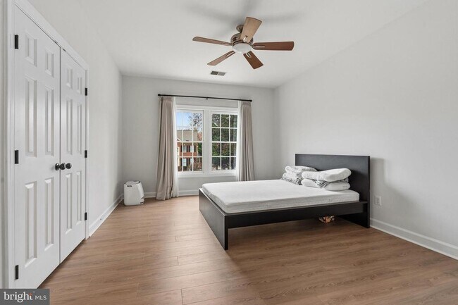 Building Photo - 4924 Berkshire Woods Dr