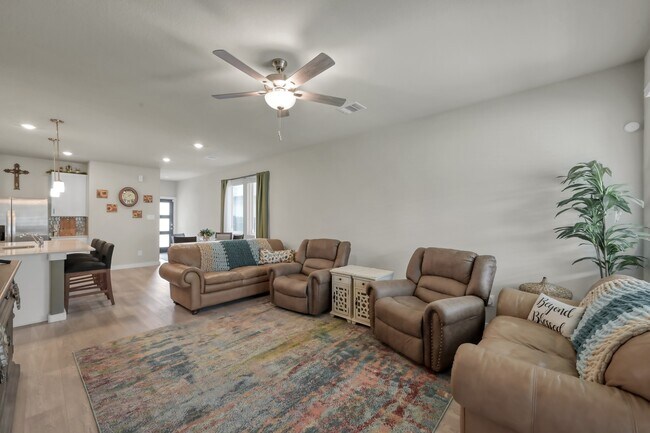 Building Photo - 372 Sunrise Ranch Dr