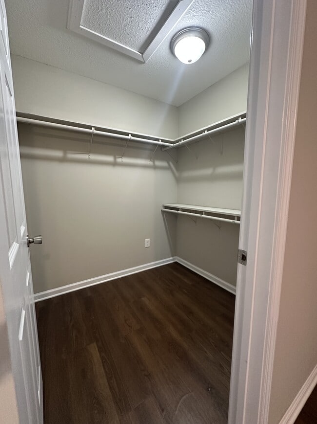 Building Photo - 128 Branch St