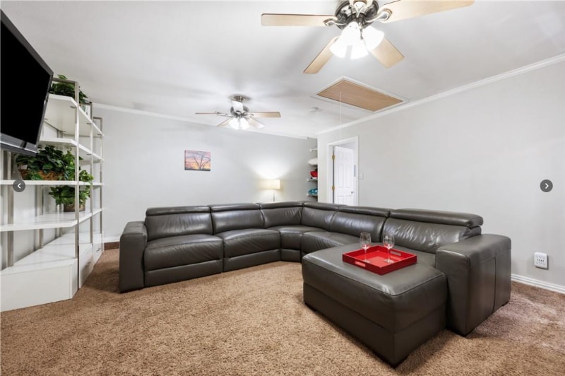 Building Photo - 2505 Lazy Oaks Dr