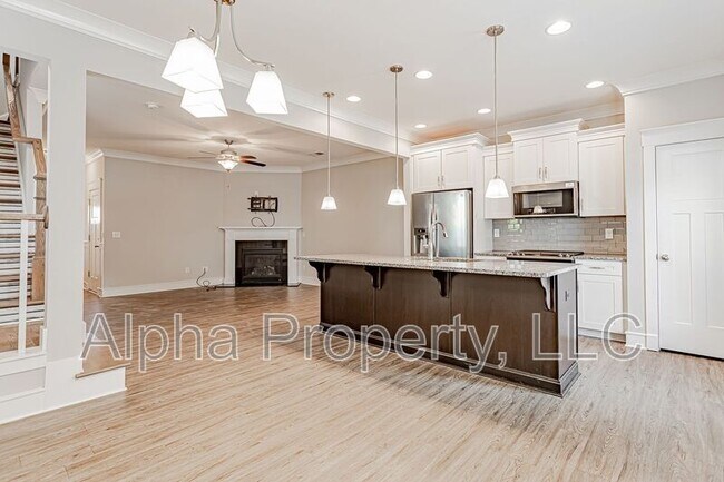 Building Photo - 400 Pangel Ln