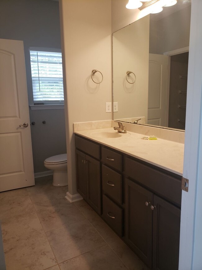 Building Photo - 2445 Farmwood Cir
