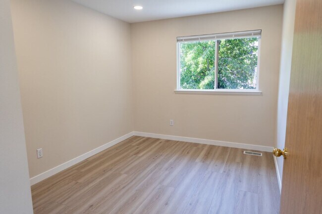 Building Photo - 4Bd/3.5Ba Mill Creek House