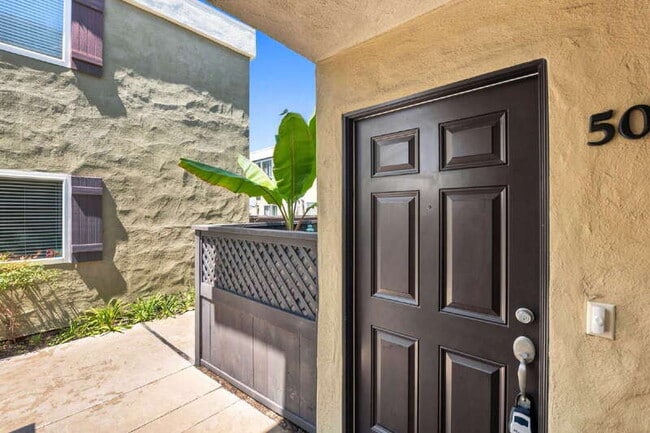 Building Photo - 6750 Beadnell Way