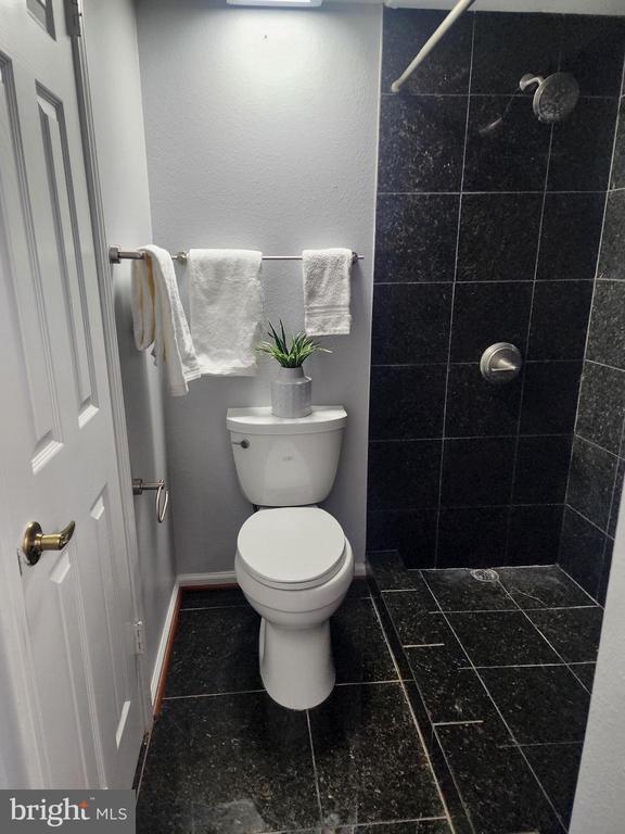 Building Photo - 1504 Lincoln Way