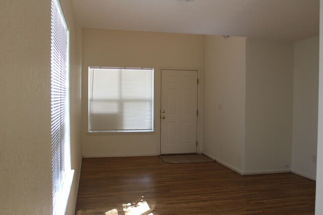 Building Photo - 3 Bedrooms, 2.5 Baths & a Layout Designed for Living