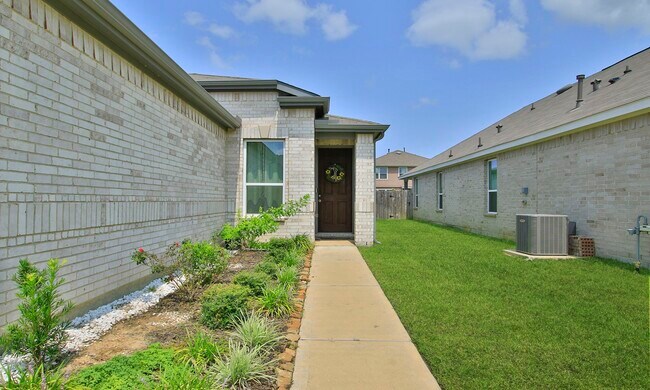 Building Photo - 7219 Bakersfield Ct