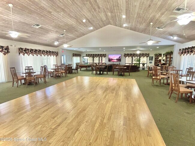 Building Photo - 6175 S Mirror Lake Dr