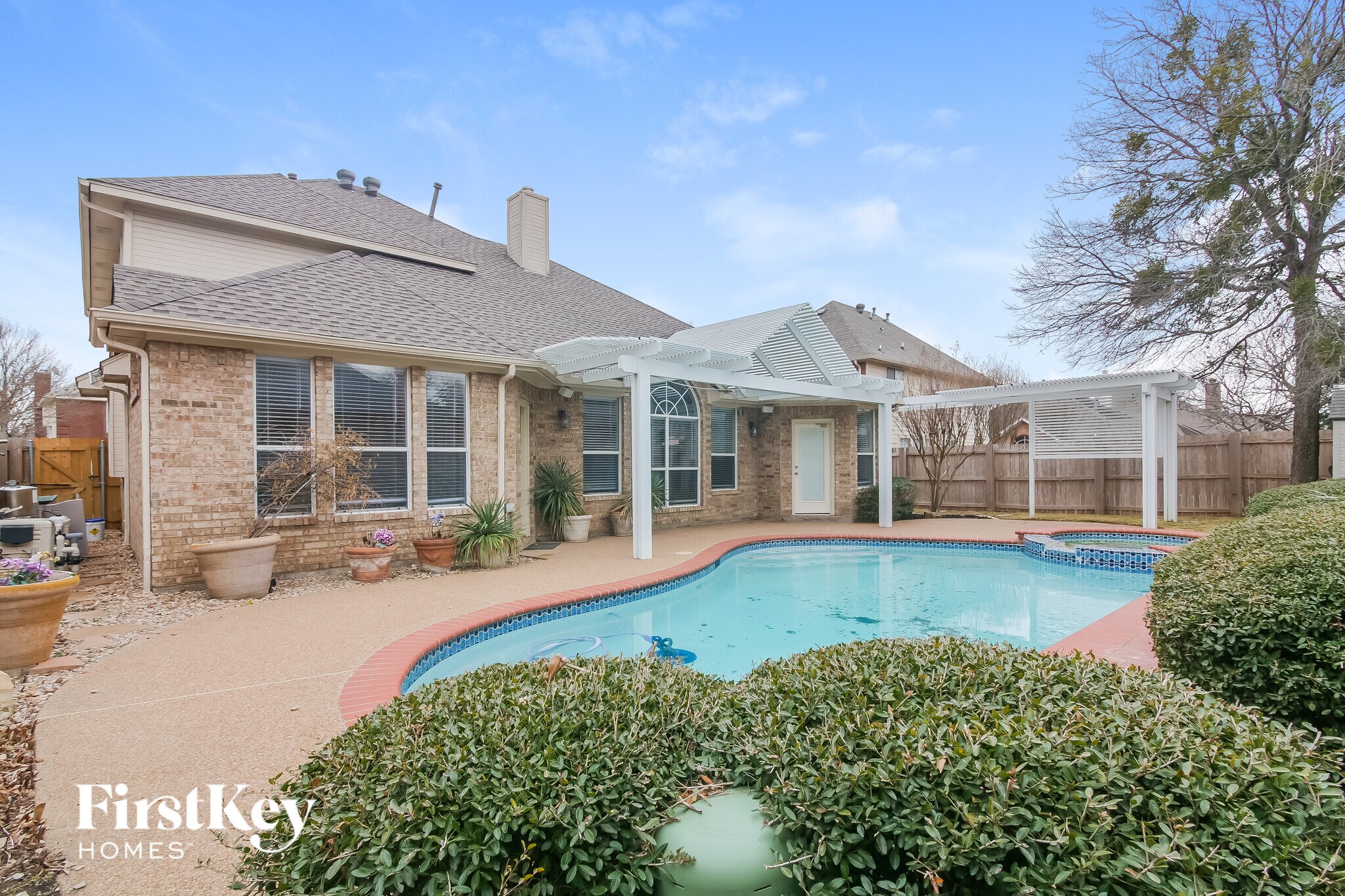 Building Photo - 3145 Waterside Dr