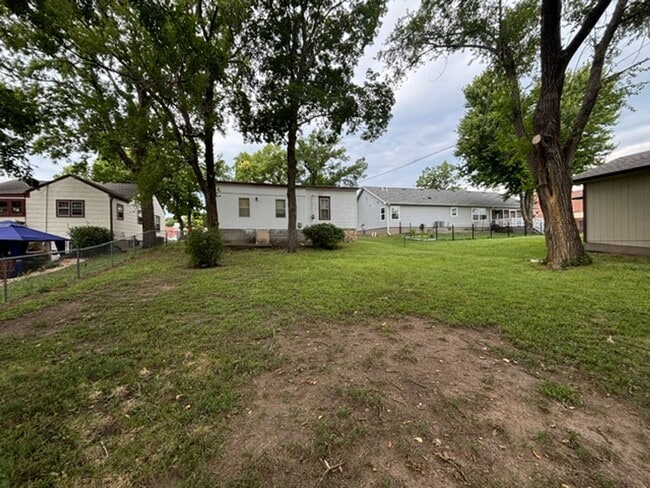 Building Photo - Italian Estates Property Management