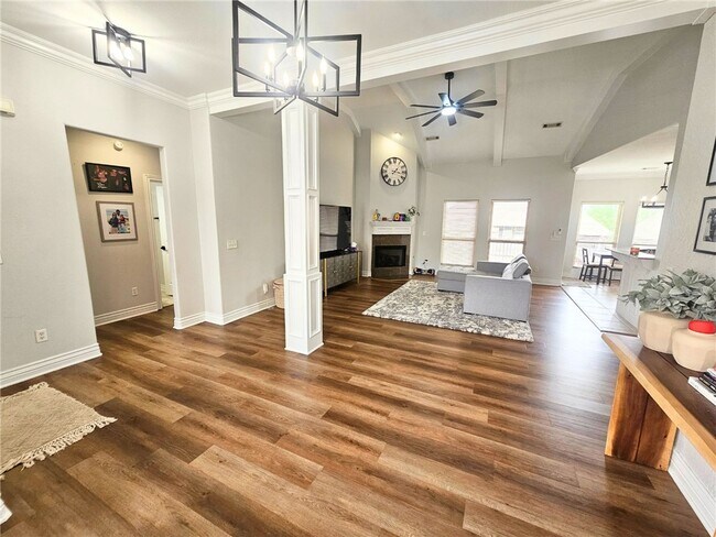 Building Photo - 3803 SW Kite Dr