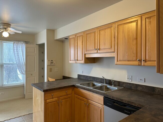 Building Photo - 1310 Cromwell Ct