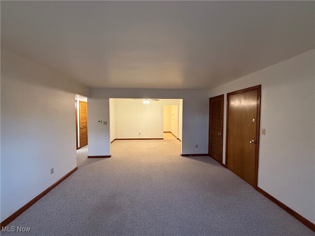 Building Photo - 52 Southwoods Ave