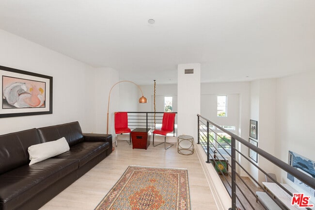 Building Photo - 7100 Playa Vista Dr