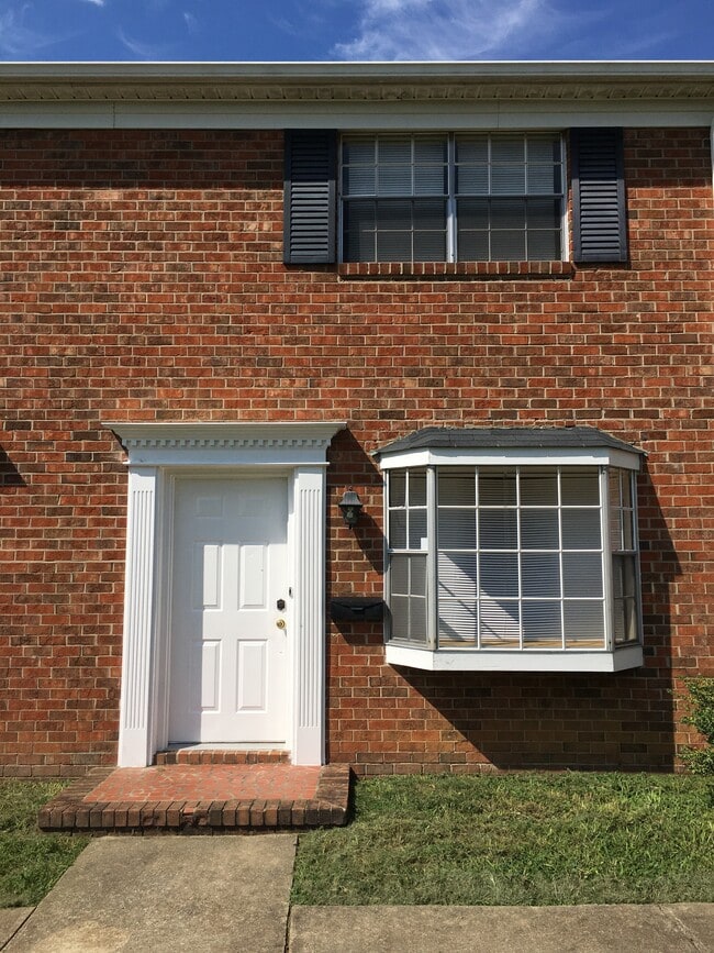 1723 E Cone Blvd 1723 E Cone Blvd Greensboro NC 27405 Apartment Finder