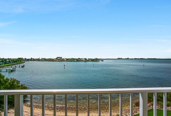 Building Photo - 3 Harbour Isle Dr E