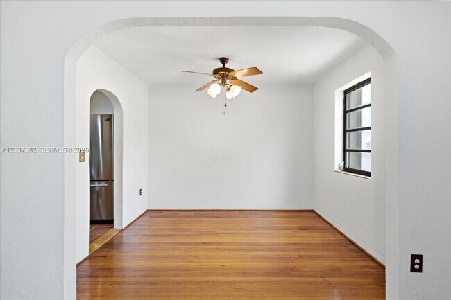 Building Photo - 2550 Trapp Ave
