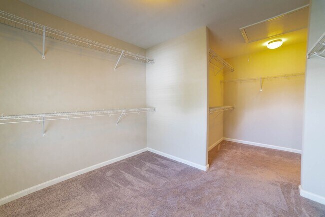 Building Photo - Available Now! ?? ?? ??!