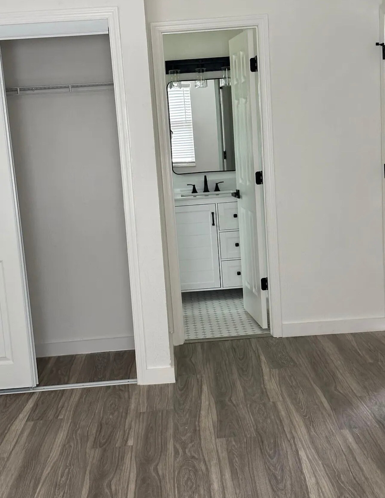 Building Photo - 417 Banana Cay Dr