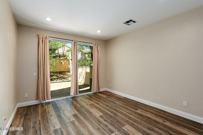 Building Photo - 4827 La Vella Dr