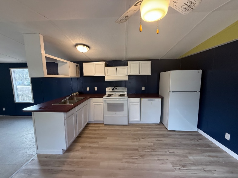 Building Photo - 16 Jockey St