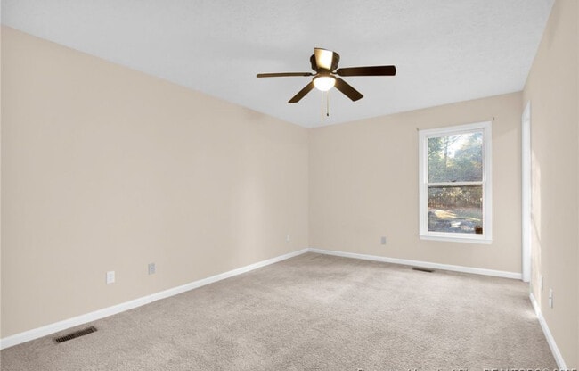 Building Photo - 1332 Oak Knolls Dr