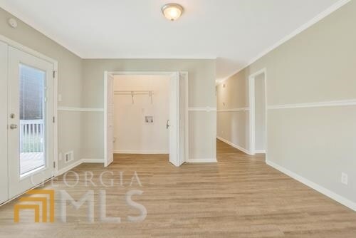 Building Photo - 1758 Poinsettia Dr