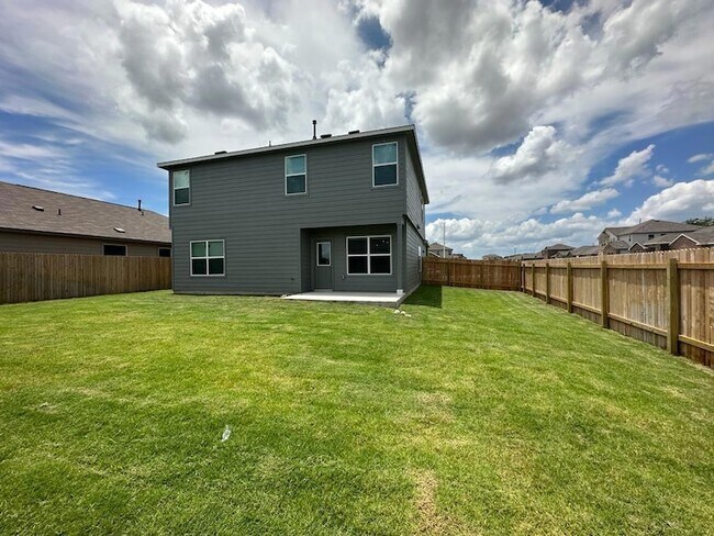 Building Photo - 220 River Rise Rd