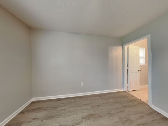 Building Photo - Move-In Ready 4BR Home in Arlington | Sunroom & Large Yard near DFW
