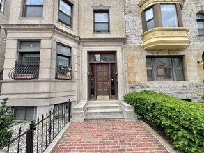 Building Photo - 65 Hemenway St