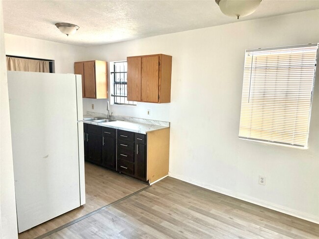 Building Photo - 710 Fields St