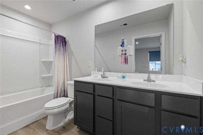 Building Photo - 261 Chanticleer Dr