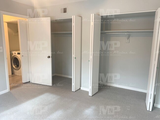 Building Photo - 2960 W Stuart St