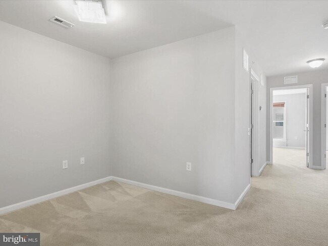 Building Photo - 3037 Rittenhouse Cir
