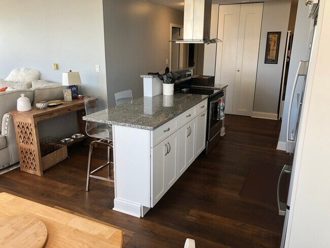 Building Photo - 2700 N Hampden Ct