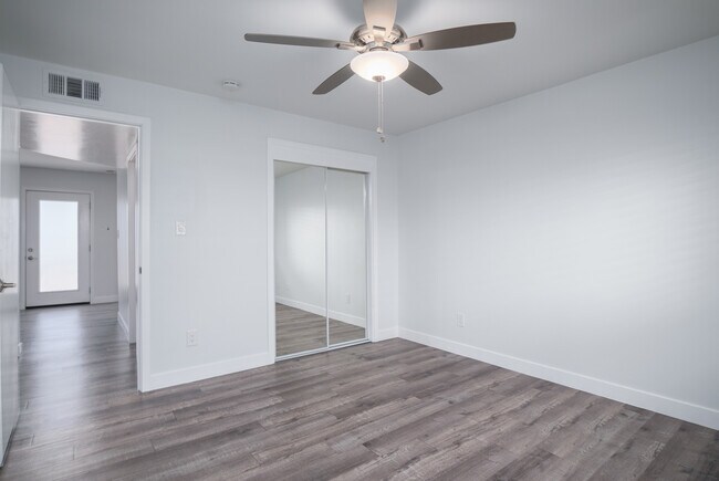 Building Photo - 3131 E Fairmount Ave