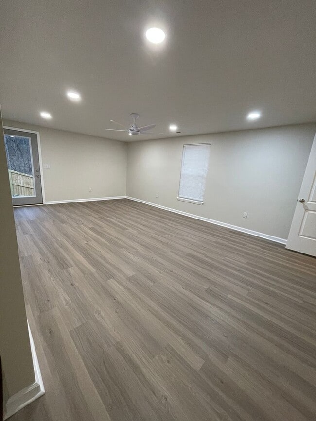 Building Photo - 104 Melody Ct