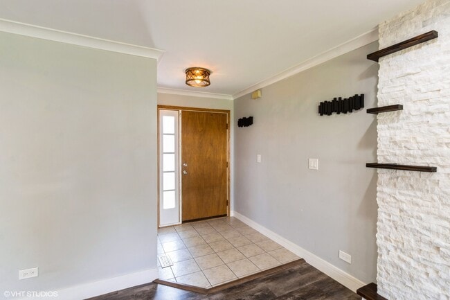 Building Photo - 3101 Dove Ct