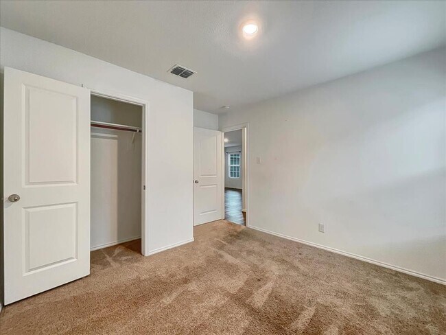 Building Photo - 7509 Jackrabbit Ave