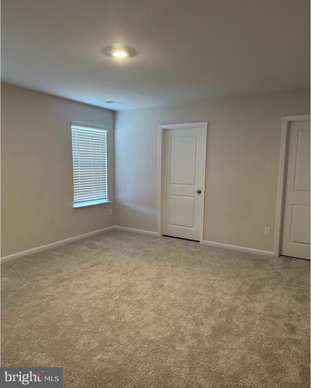 Building Photo - 219 Centergate Dr