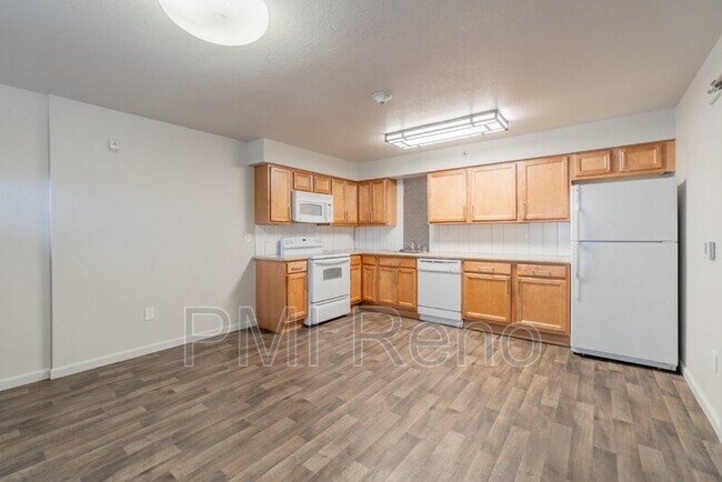 Building Photo - 645 S Virginia St