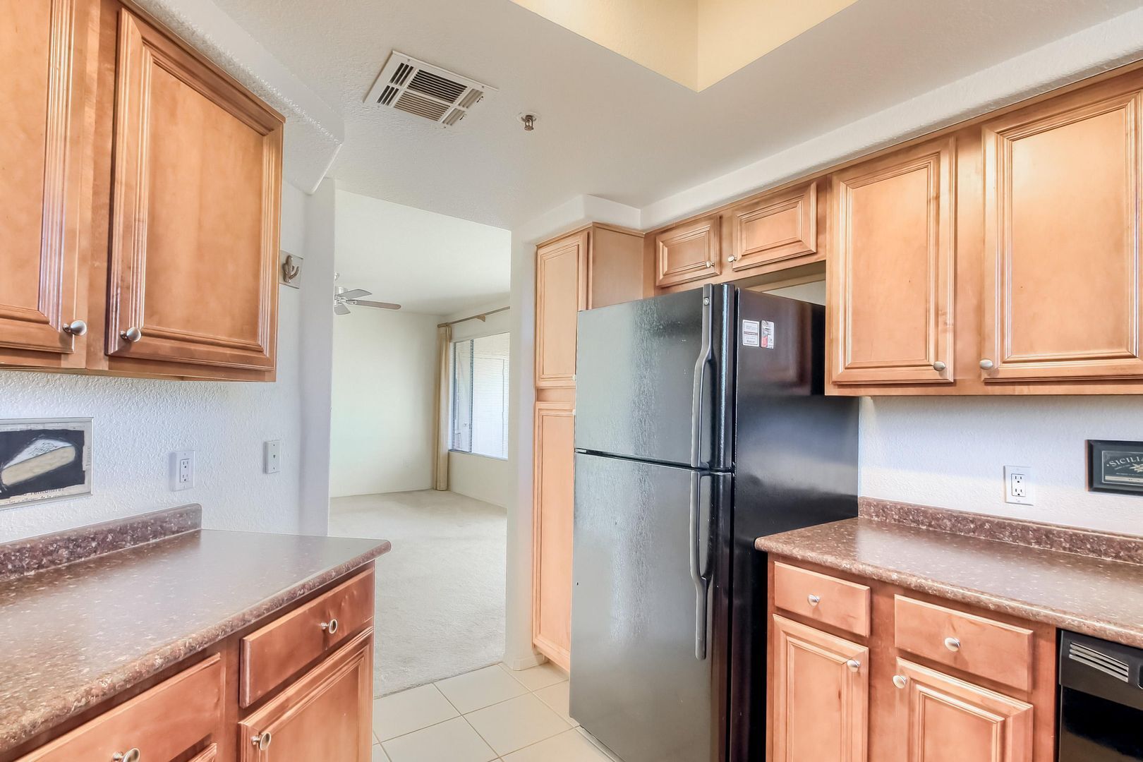 Building Photo - 4925 E Desert Cove Ave